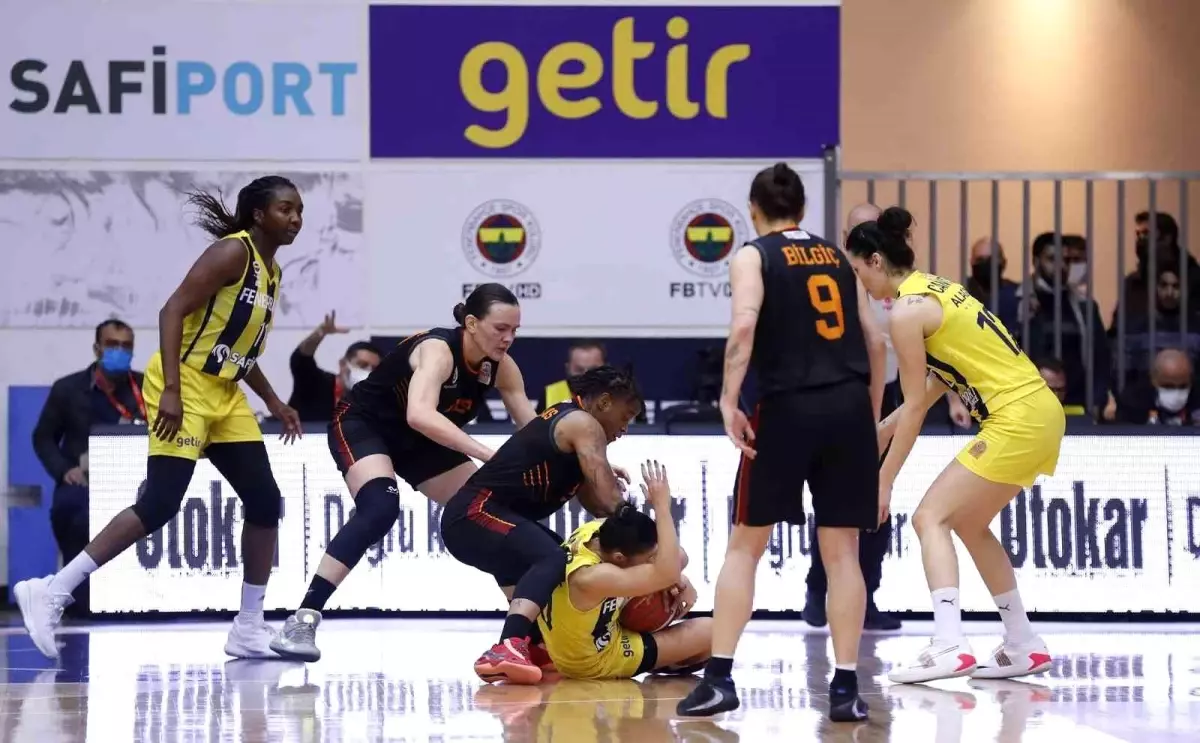 Kadınlar Basketbol Süper Ligi: Fenerbahçe: 74 - Galatasaray: 56