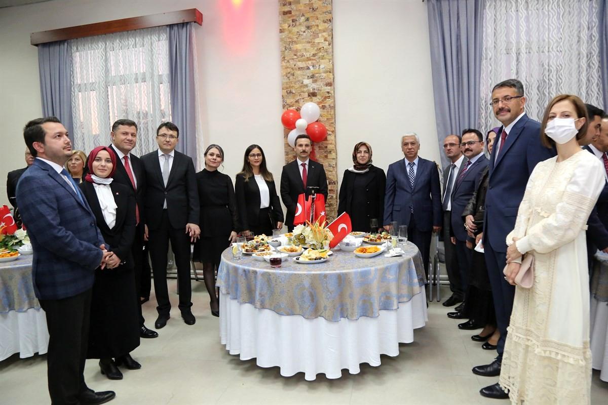 Kütahya\'da "Cumhuriyet" resepsiyonu