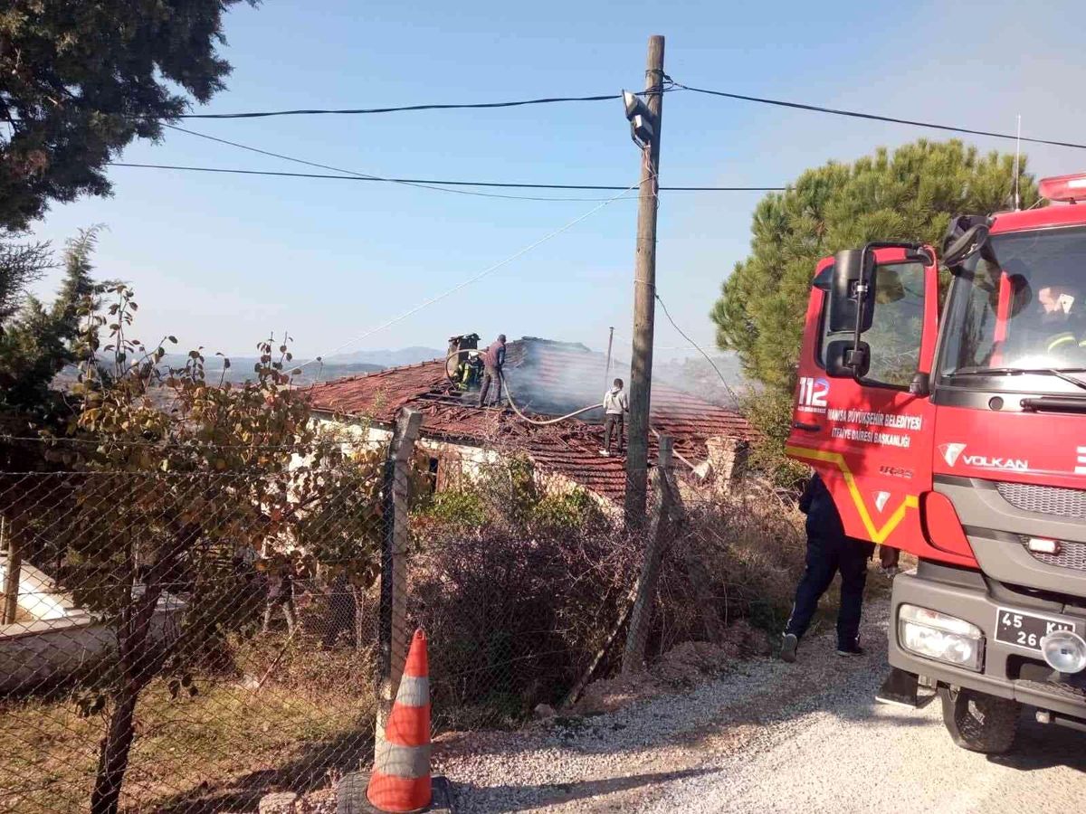 Manisa\'da korkutan yangın