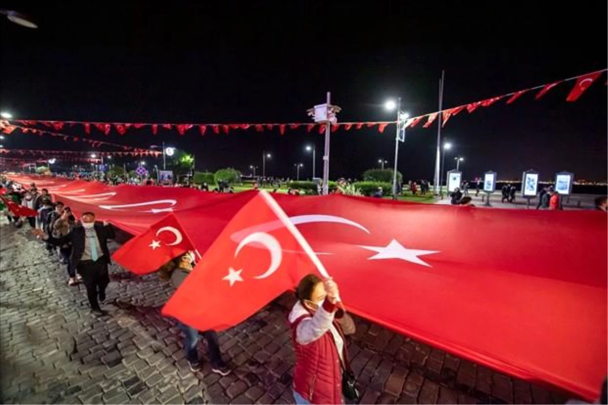 Soyer: "İzmir Cumhuriyet\'in ikinci yüzyılında da Türkiye\'ye ışık tutacak"