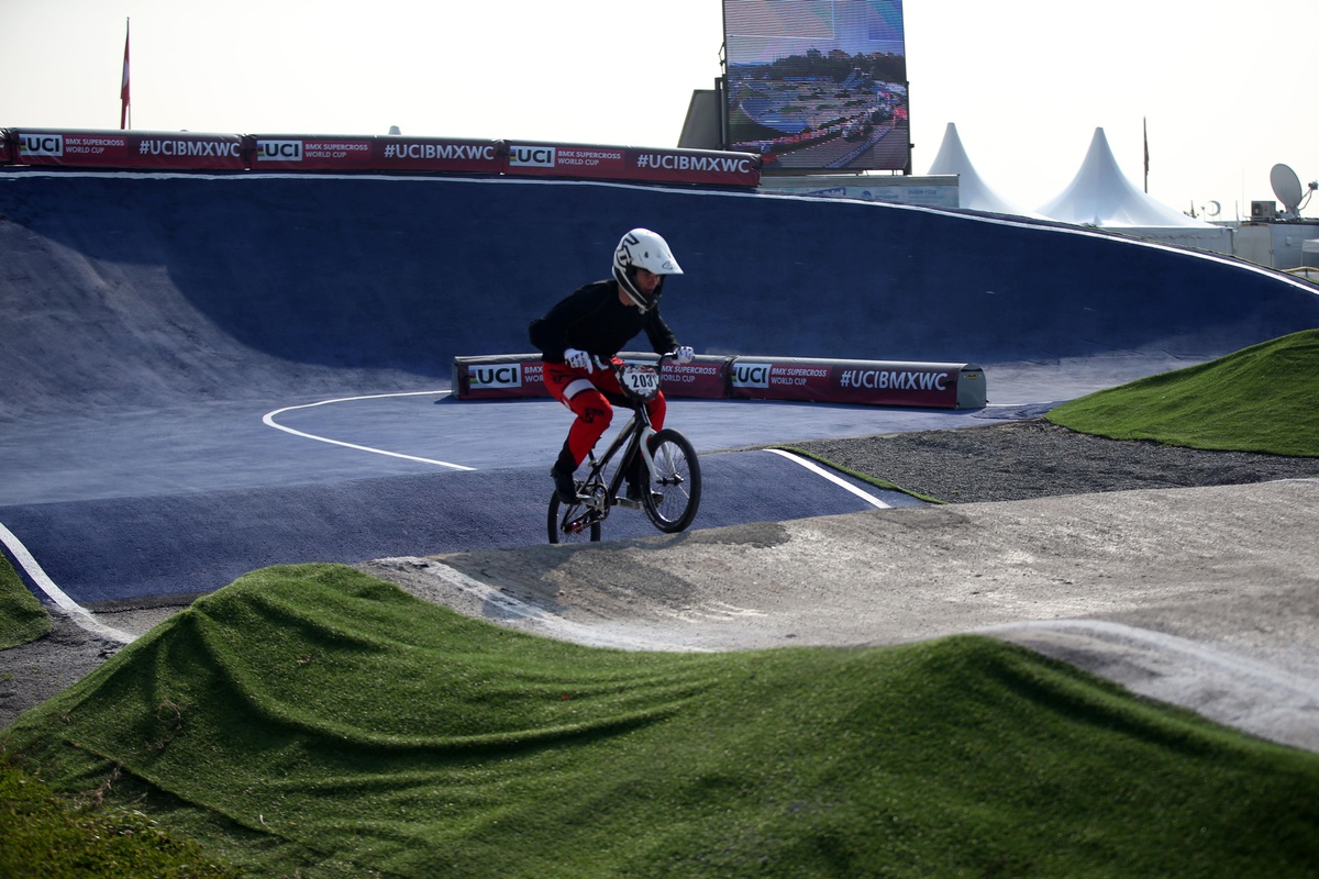 BMX Süper Kross Dünya Kupası 8. tur yarışları Sakarya\'da başladı