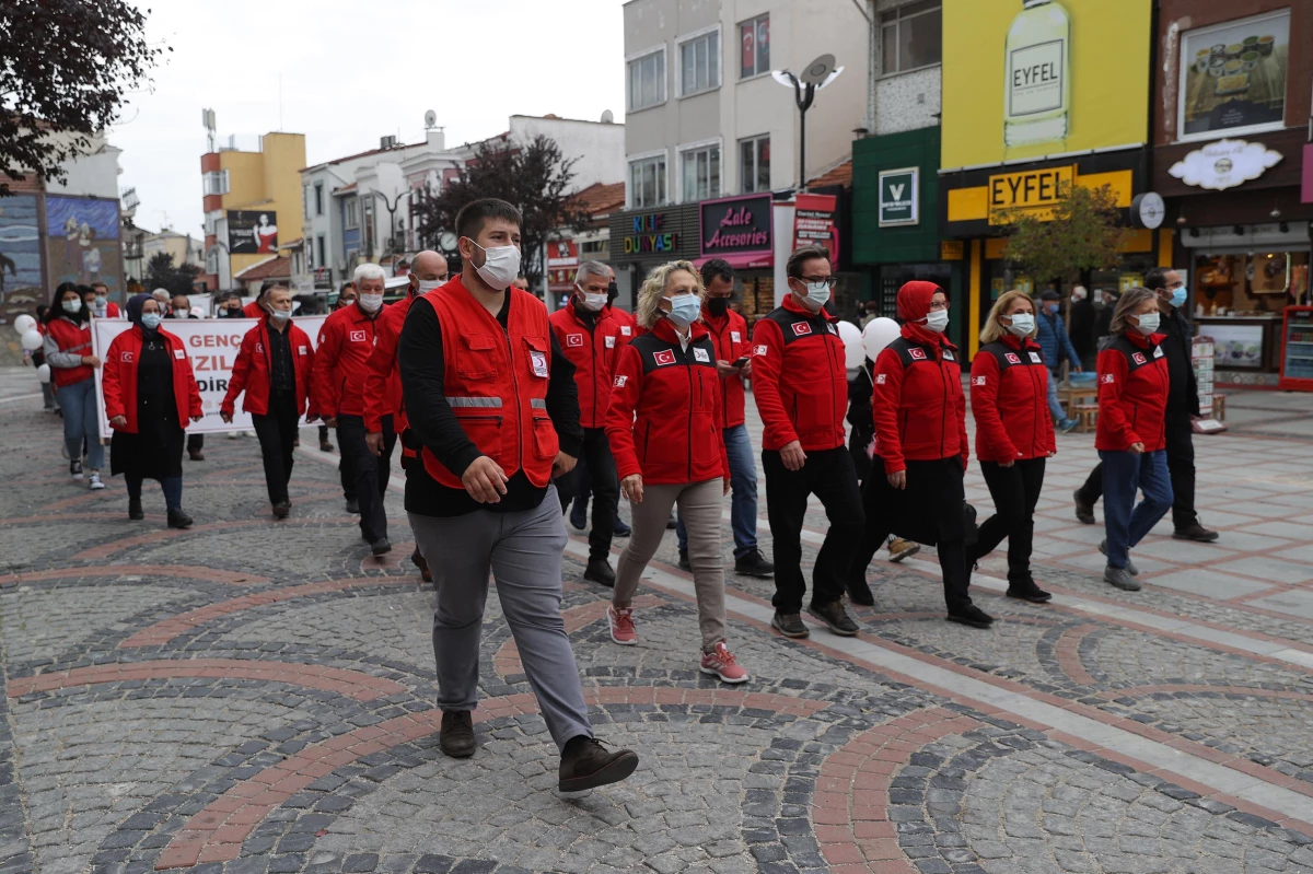 Edirne\'de Kızılay Haftası kapsamında yürüyüş düzenlendi