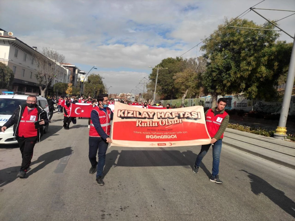 Konya\'da Kızılay Haftası kutlanıyor