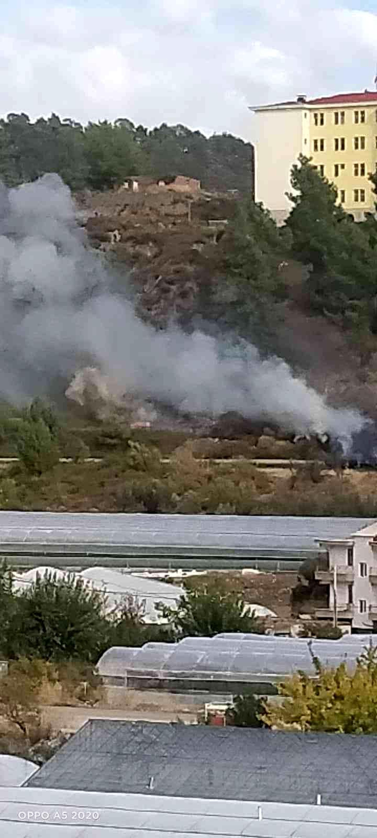 Son dakika haber: Kumluca\'da çıkan yangın büyümeden söndürüldü
