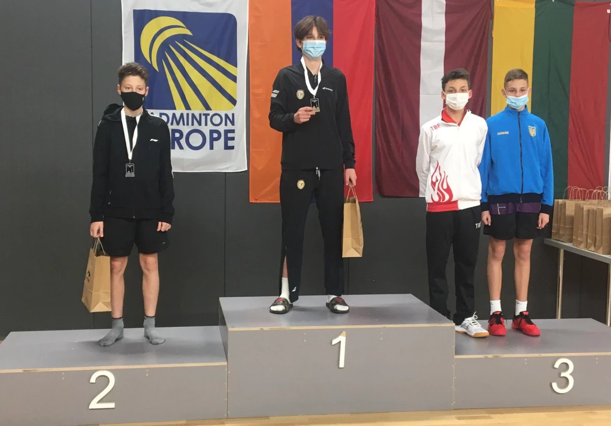 Milli badmintoncular Litvanya\'da biri altın 4 madalya kazandı