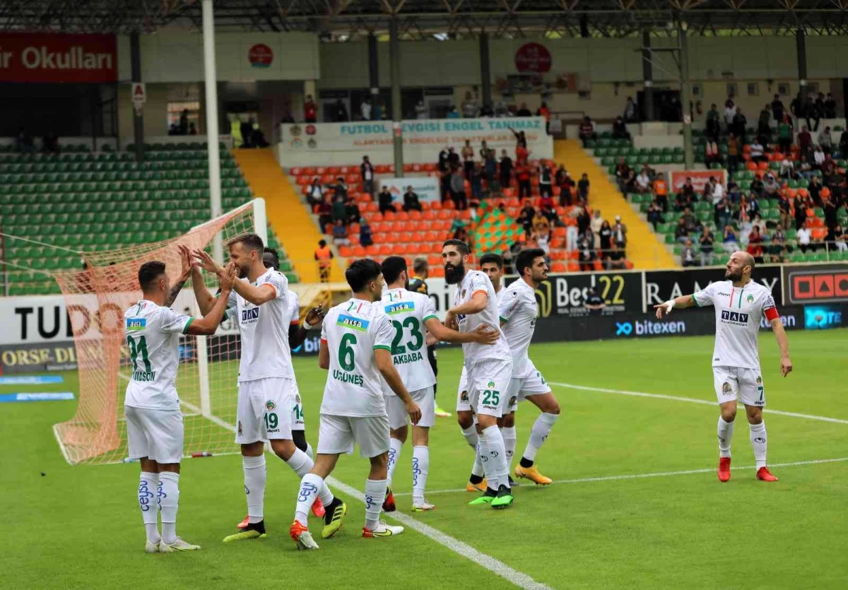 Spor Toto Süper Lig: Aytemiz Alanyaspor: 1 Göztepe: 0 (İlk yarı)