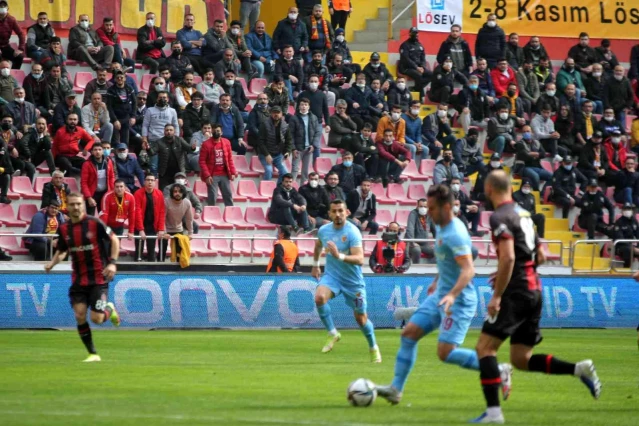 Spor Toto Süper Lig: Kayserispor: 0 Fatih Karagümrük: 1 (Maç devam ediyor)