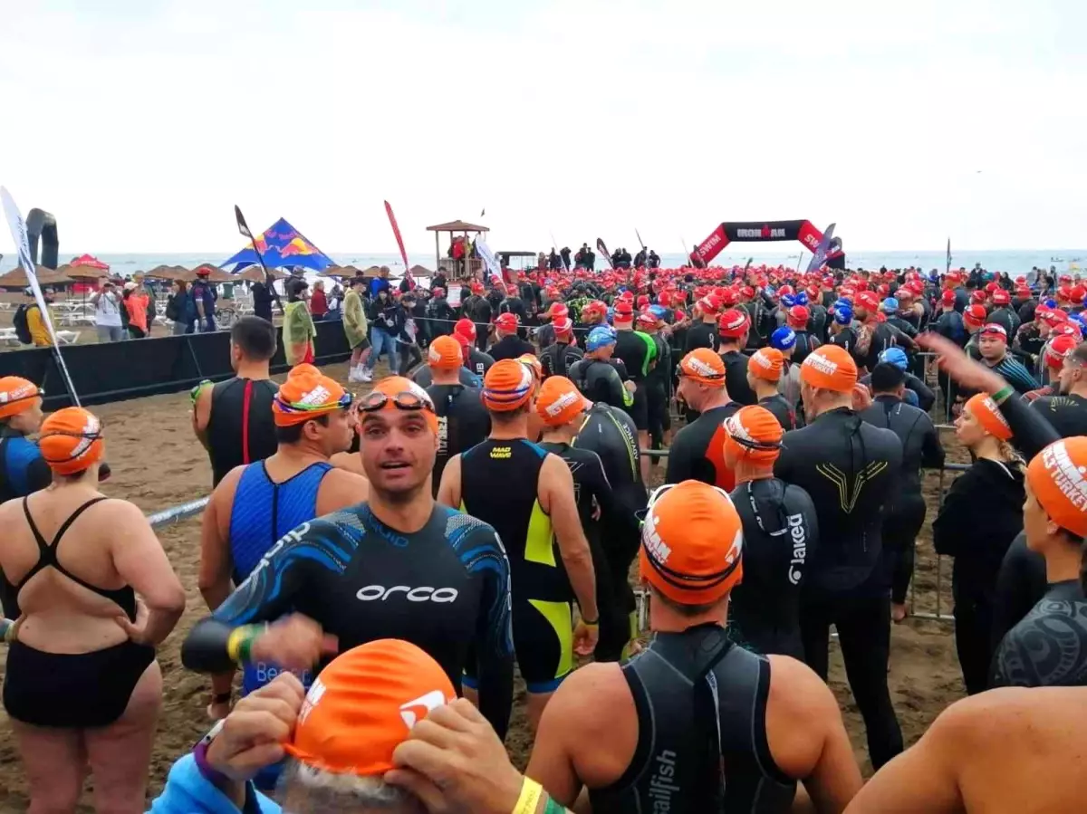 Antalyaspor Triatlon Takımı, \'IRONMAN 70.3 Turkey\' yarışında başarılı oldu