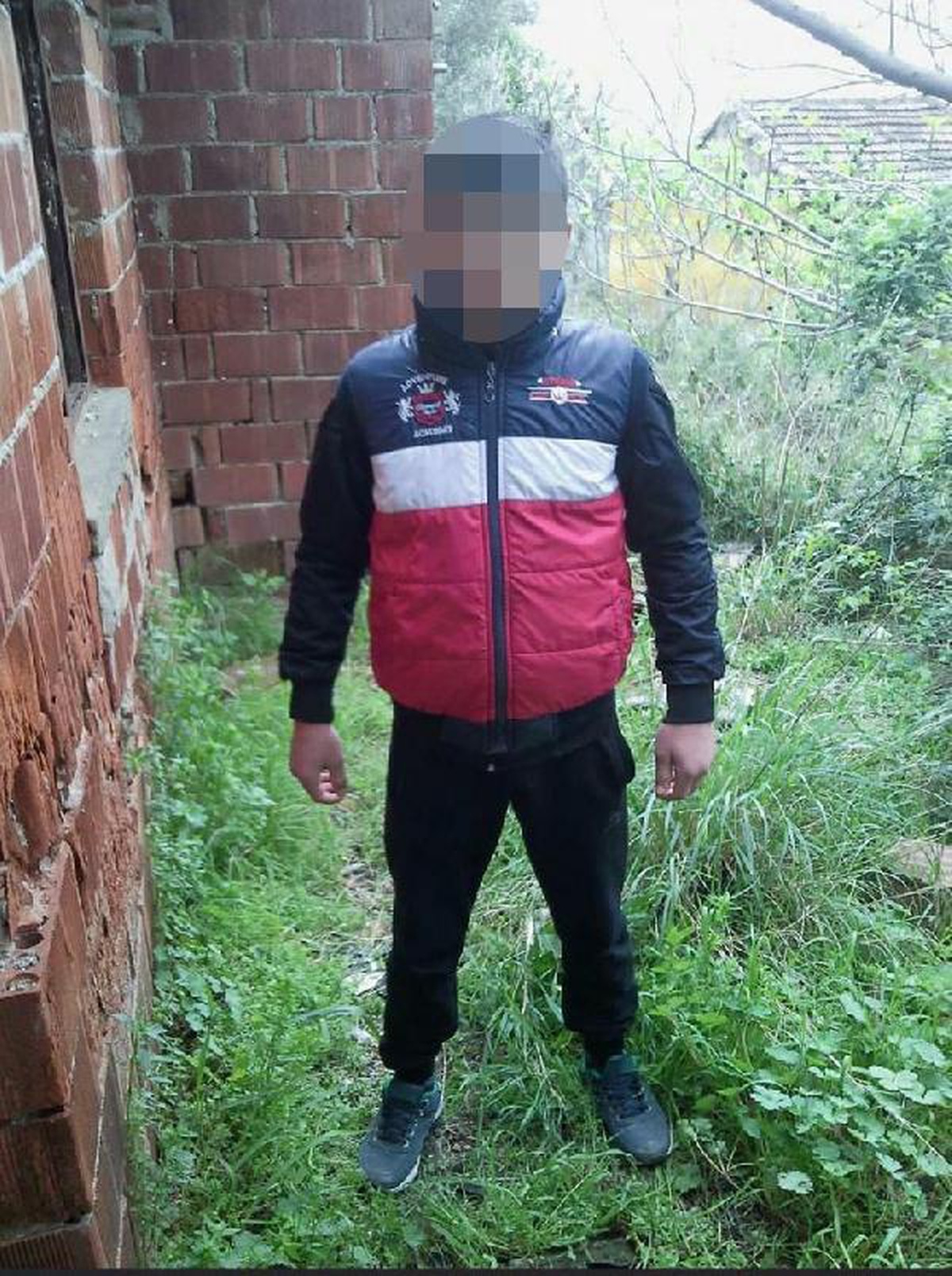 Aynı gün 3 araç çalan 17 yaşındaki şüphelinin 129 suç kaydı olduğu belirlendi