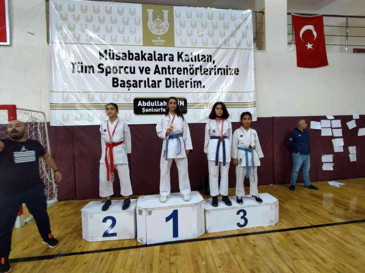 Bağlar Belediyesinin 15 yaşındaki sporcusu karatede bölge şampiyonu oldu