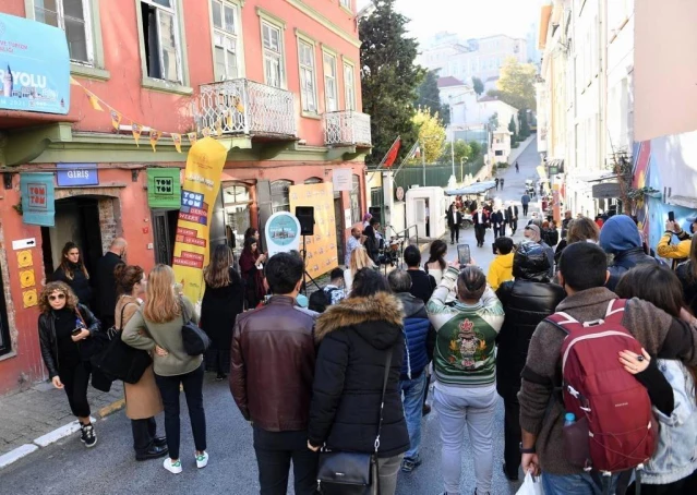 Beyoğlu'nda Kültür Sanat Karnavalı: Tasarım festivali Tomtom Sokak'ta başladı