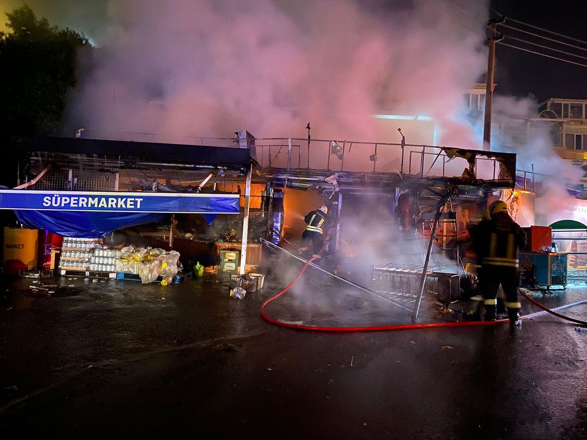 Bodrum\'da markette çıkan yangın söndürüldü