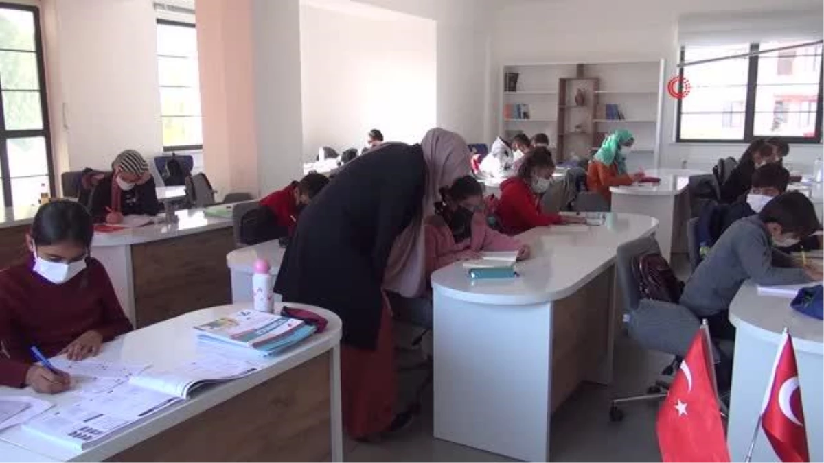Bostaniçi Eğitim Köşkü\'nde öğrenciler geleceğe hazırlanıyor