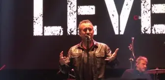 Cumhuriyet Bayramı coşkusu Kartal'da Haluk Levent konseri ile devam ediyor