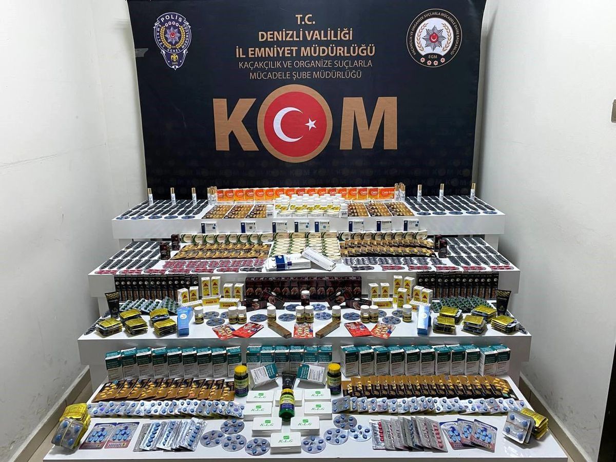Son dakika haberleri | Denizli\'de onlarca kaçak tütün ve cinsel içerikli ürün ele geçirildi.