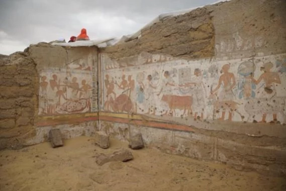 Mısır, Giza piramitleri yakınlarındaki Sakkara nekropolünde antik bir mezar ortaya çıkardı