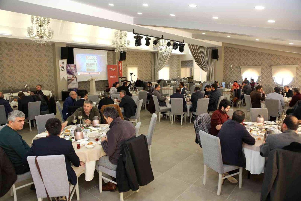 Eken "24 saat telefonun ucundayım"