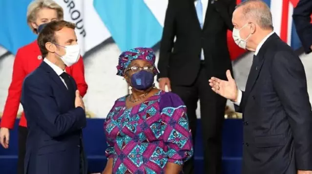 Erdoğan'dan Macron'a: Bak seni aldatıyorlar, bunların parası falan yok Erdoğan'dan Macron'a: Bak seni aldatıyorlar, bunların parası falan yok