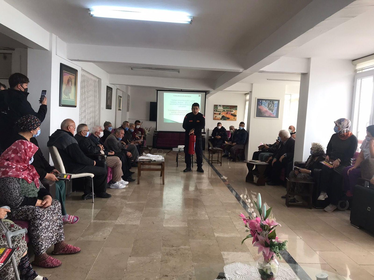 Ereğli\'de itfaiyeden huzurevi sakinlerine yangın tatbikatı