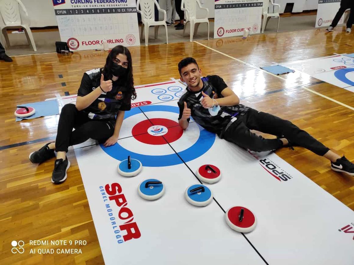 Floor Curling şampiyonu Denizli