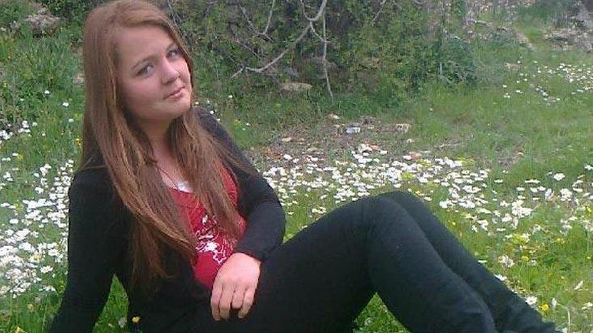28 yaşındaki Özlem, evinde akrabaları tarafından ölü bulundu