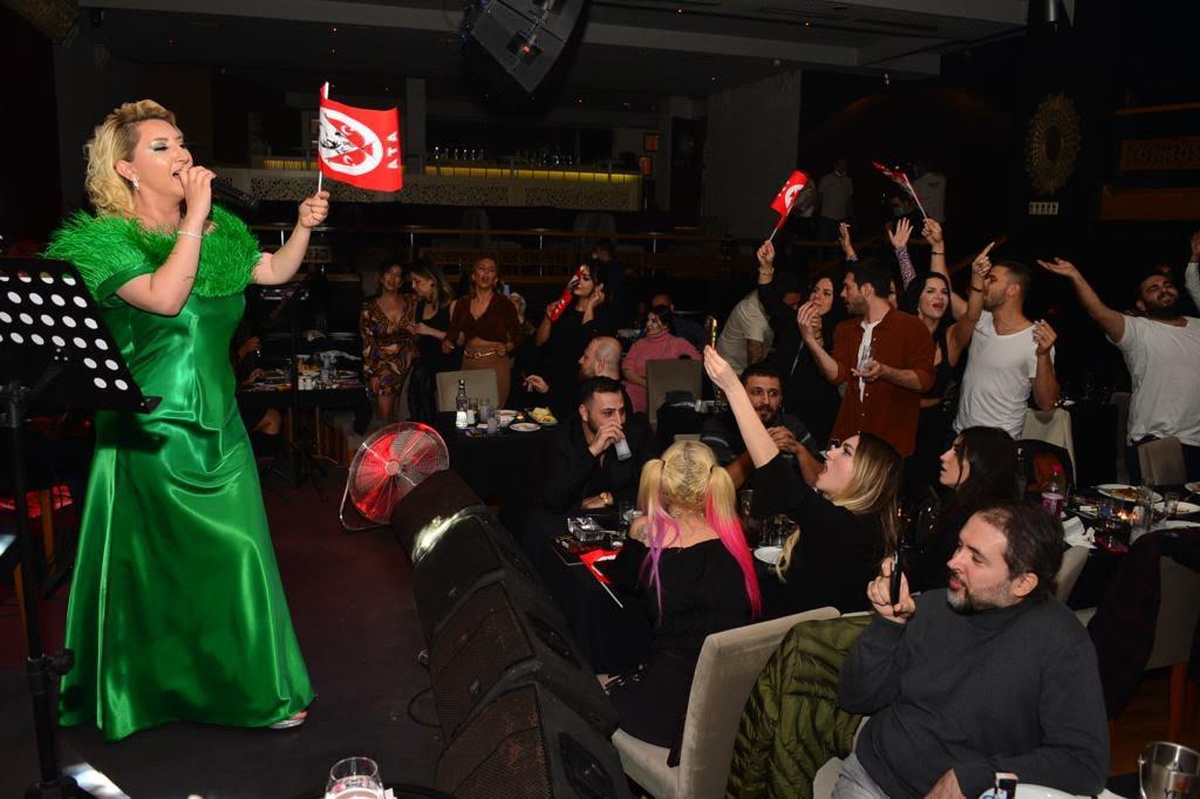 Bahar Gelir\'le Cumhuriyet coşkusu