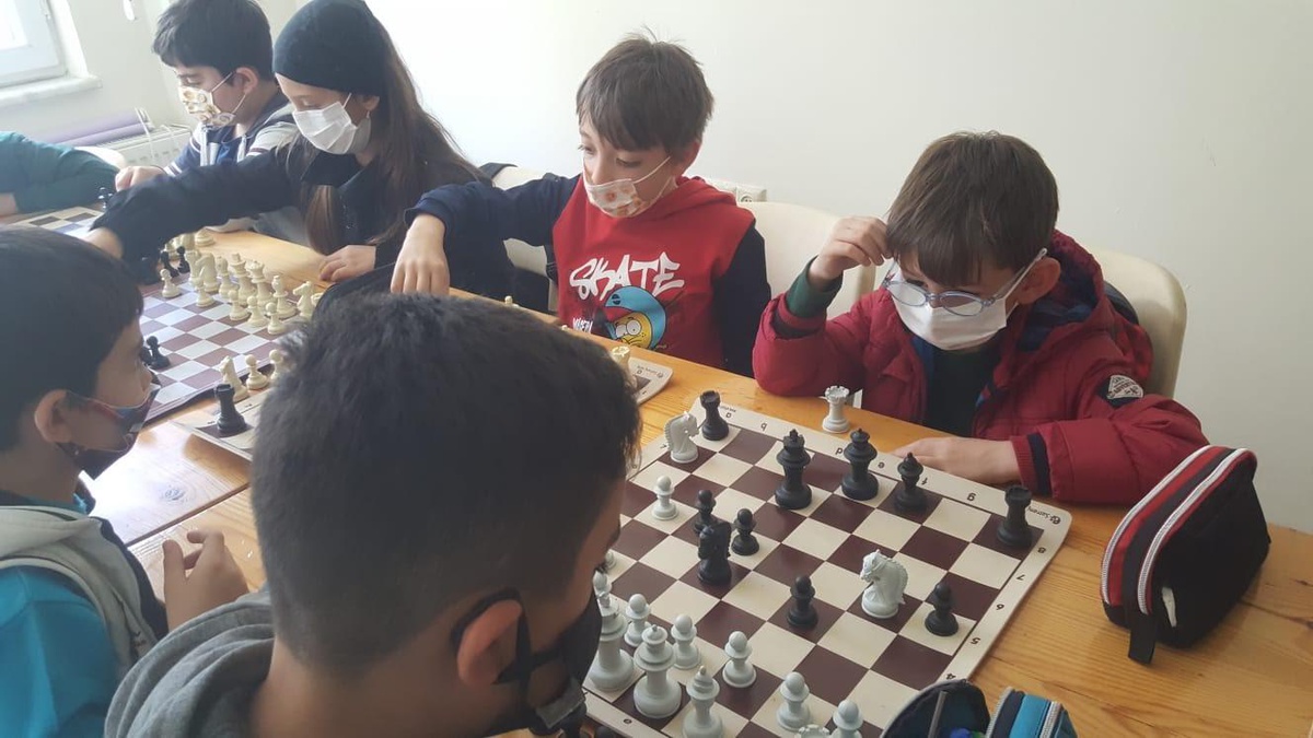 Odunpazarı Belediyesi\'nden çocuklar için satranç atölyesi