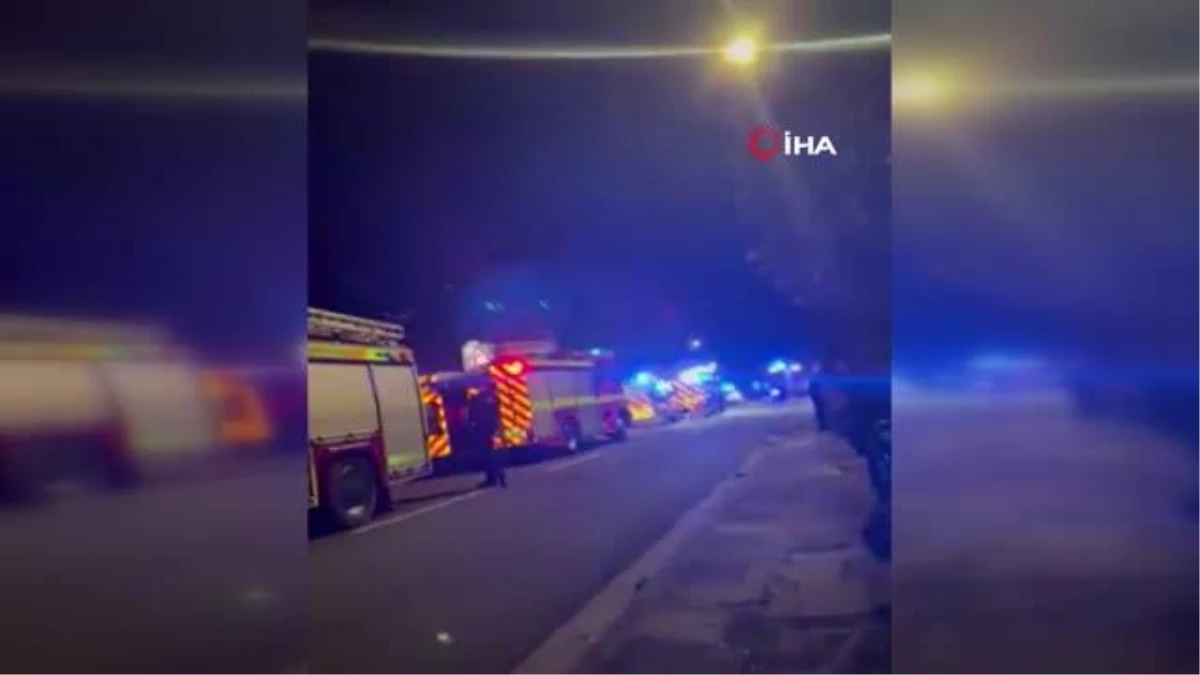 İngiltere\'de iki tren çarpıştı: 12 yaralı