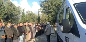 İzmir'deki feci kazada ölen 3 kişi son yolculuğuna uğurlandı