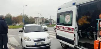 Kavşakta iki otomobil çarpıştı, 1 yaralı