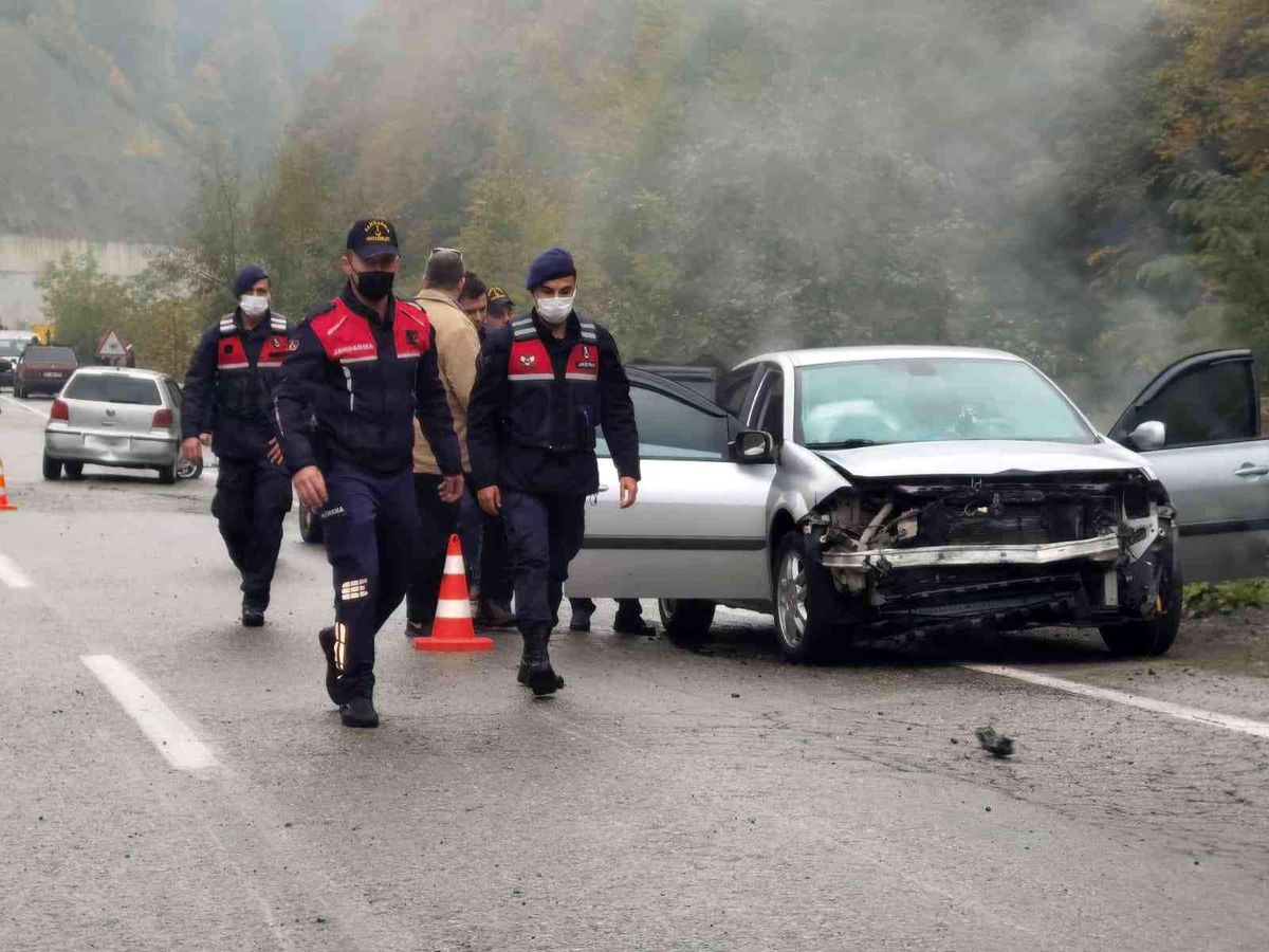 Son dakika haber | Kaygan yol kazayı beraberinde getirdi