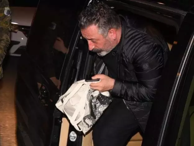Gösterisi iptal olan Cem Yılmaz, parasını geri isteyenlere sitem etti Gösterisi iptal olan Cem Yılmaz, parasını geri isteyenlere sitem etti