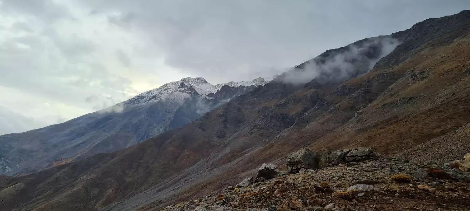 Mereto Dağına mevsimin ilk karı düştü