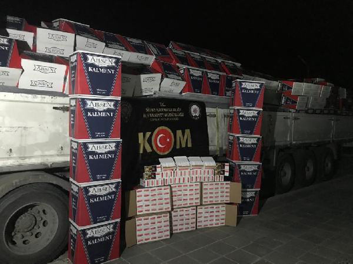 Mersin\'de 3 milyon 210 bin bandrolsüz makaron ele geçirildi