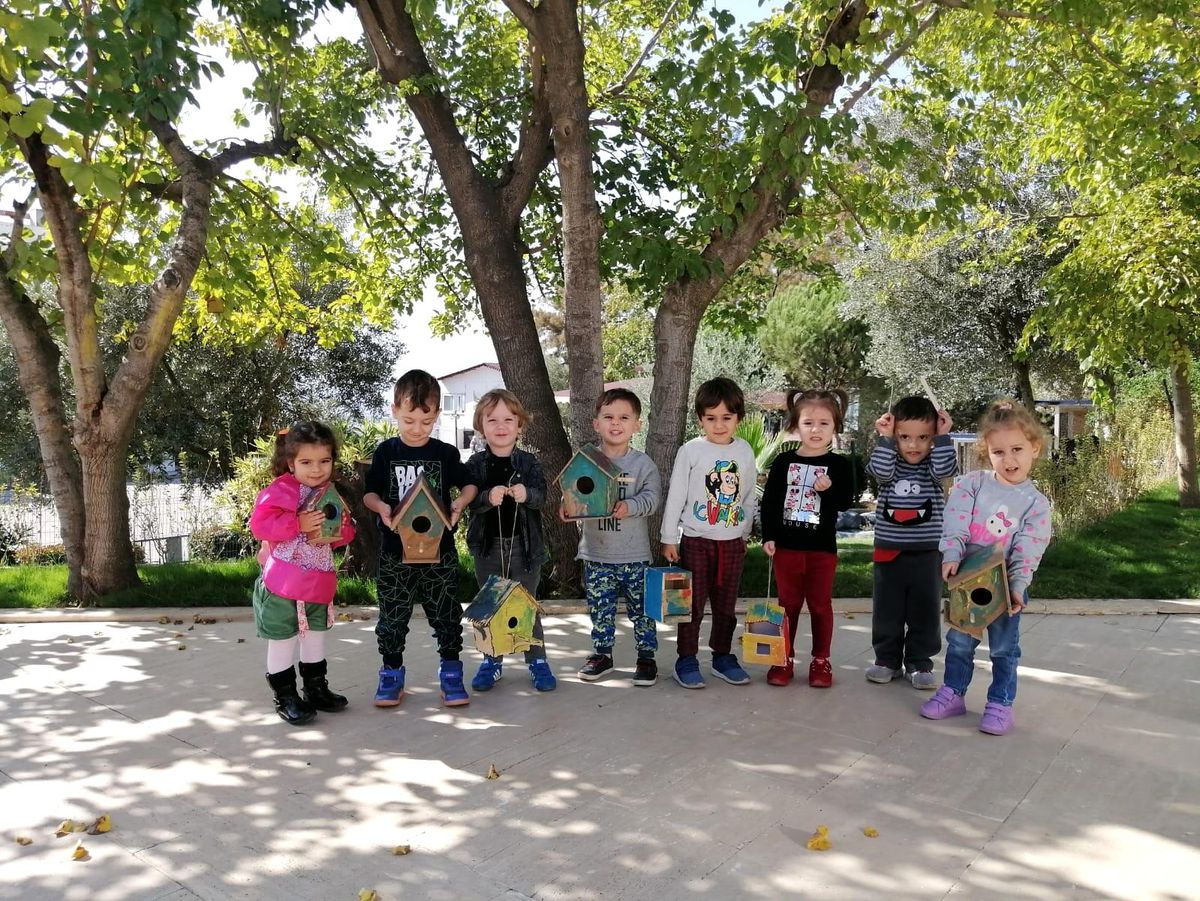 Miniklerden Kuşlara Sıcak Yuva