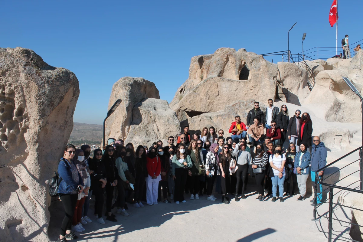NEVÜ öğrencilerine Kapadokya gezisi