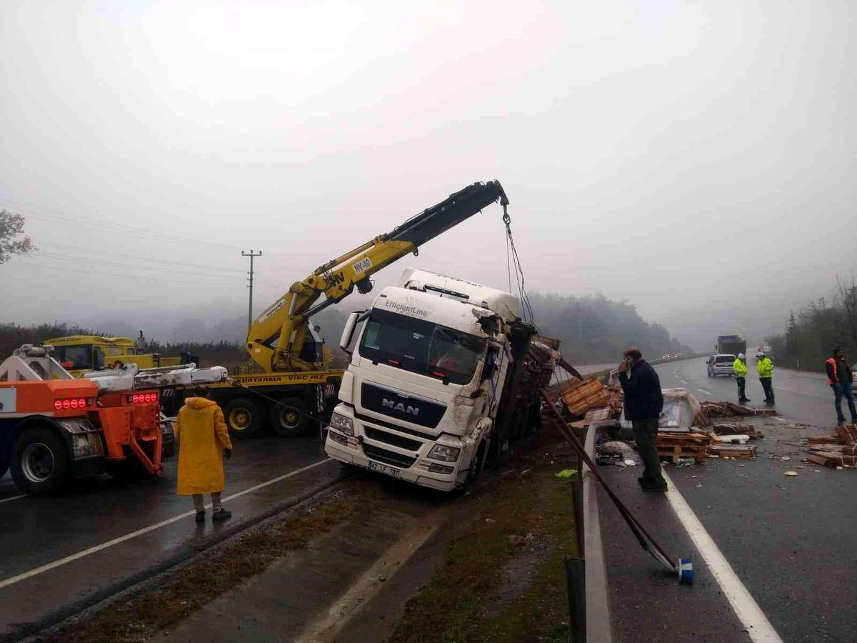 Sakarya\'da yağmur kazaları beraberinde getirdi