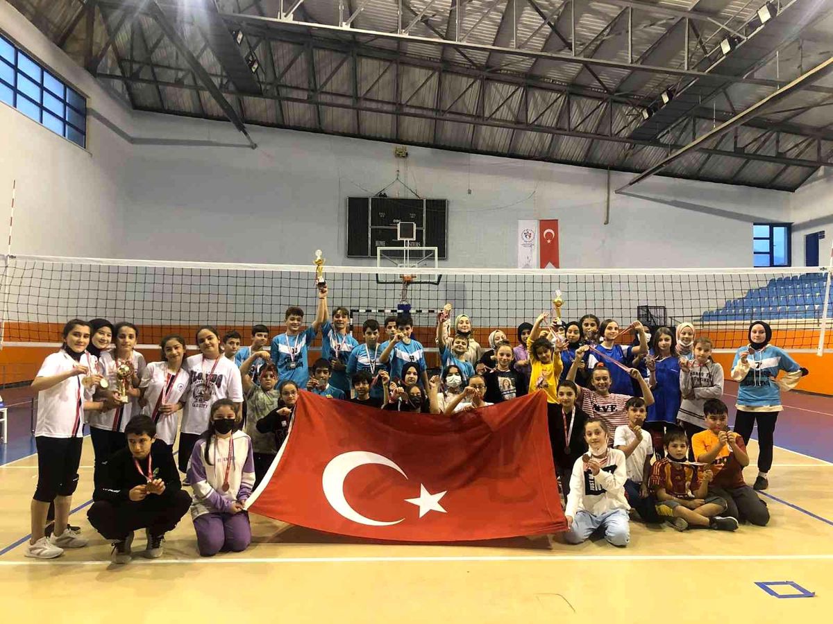 Şampiyon Atatürk Ortaokulu