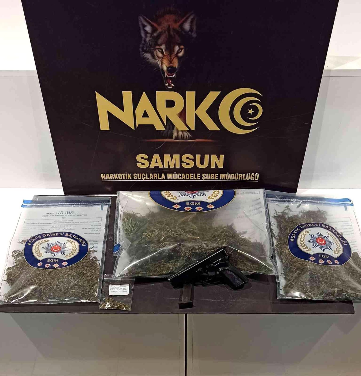 Samsun\'da esrarla yakalanan 3 kişi gözaltına alındı