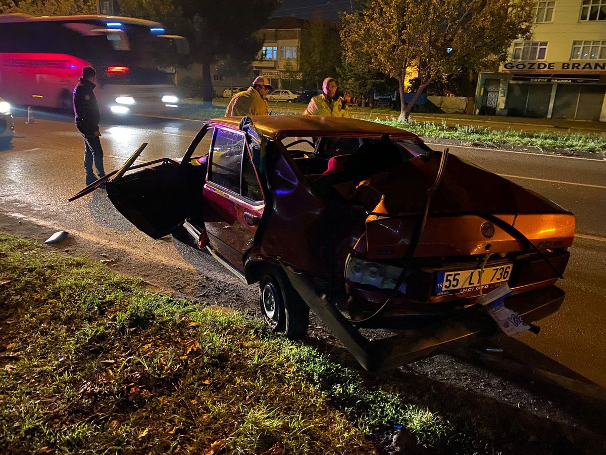 Samsun\'da otomobil ile hafif ticari aracın çarpıştığı kazada 1 kişi öldü, 1 kişi yaralandı