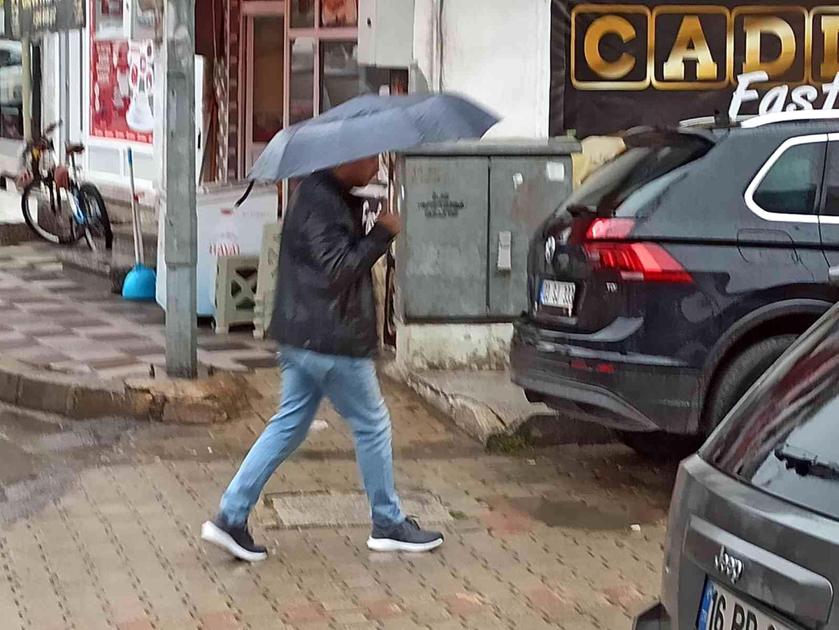 Şuhut\'ta sağanak yağış bereketli oldu