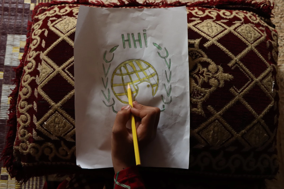 Suriyeli yetimler hayallerini resmettiler