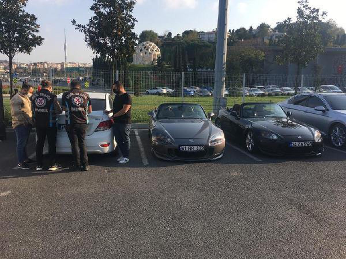 Ümraniye\'de tünel kapatan lüks araçlı düğün konvoyuna ceza yağdı