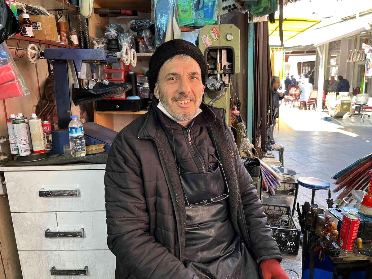 Yaklaşan kış ayları ayakkabı tamircilerinde yoğunluk oluşturdu