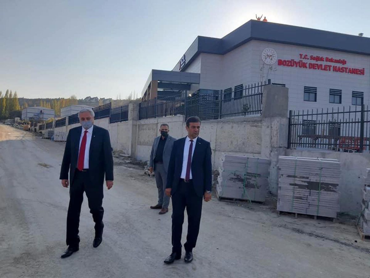 Son dakika: Yeni hastane önündeki çalışmaları yerinde inceledi