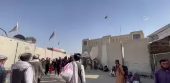 Afganistan ile Pakistan arasındaki Spin Boldak Sınır Kapısı tekrar açıldı