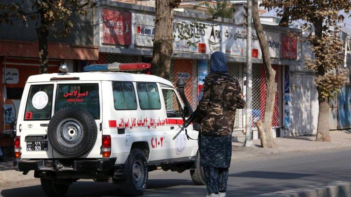 Afganistan: Kabil\'de patlamalar ve silah sesleri