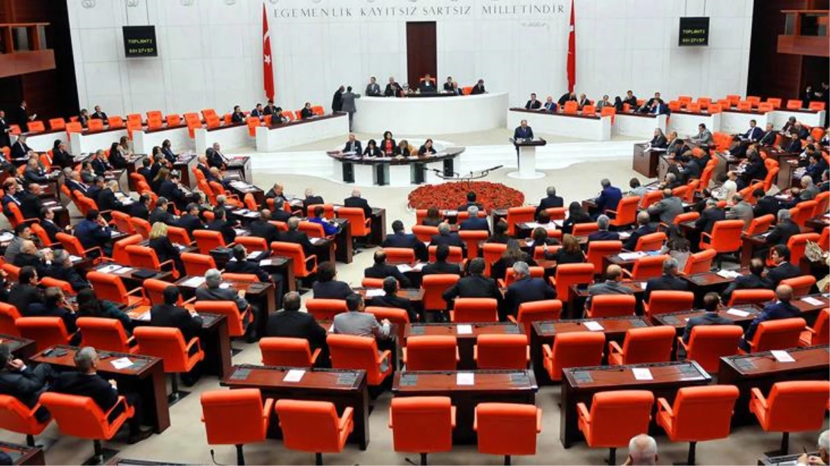 AK Parti 5. yargı paketini Meclis\'e sundu! 54 maddeden oluşan teklifle birçok konu tarihe kavuşacak