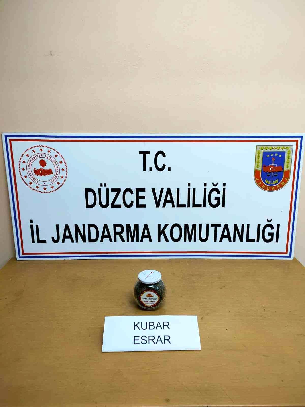 Bagajın içindeki uyuşturucu, jandarma ekipleri tarafından bulundu