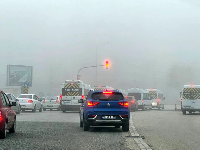 Bursa'da sabah saatlerinde yoğun sis etkili oldu
